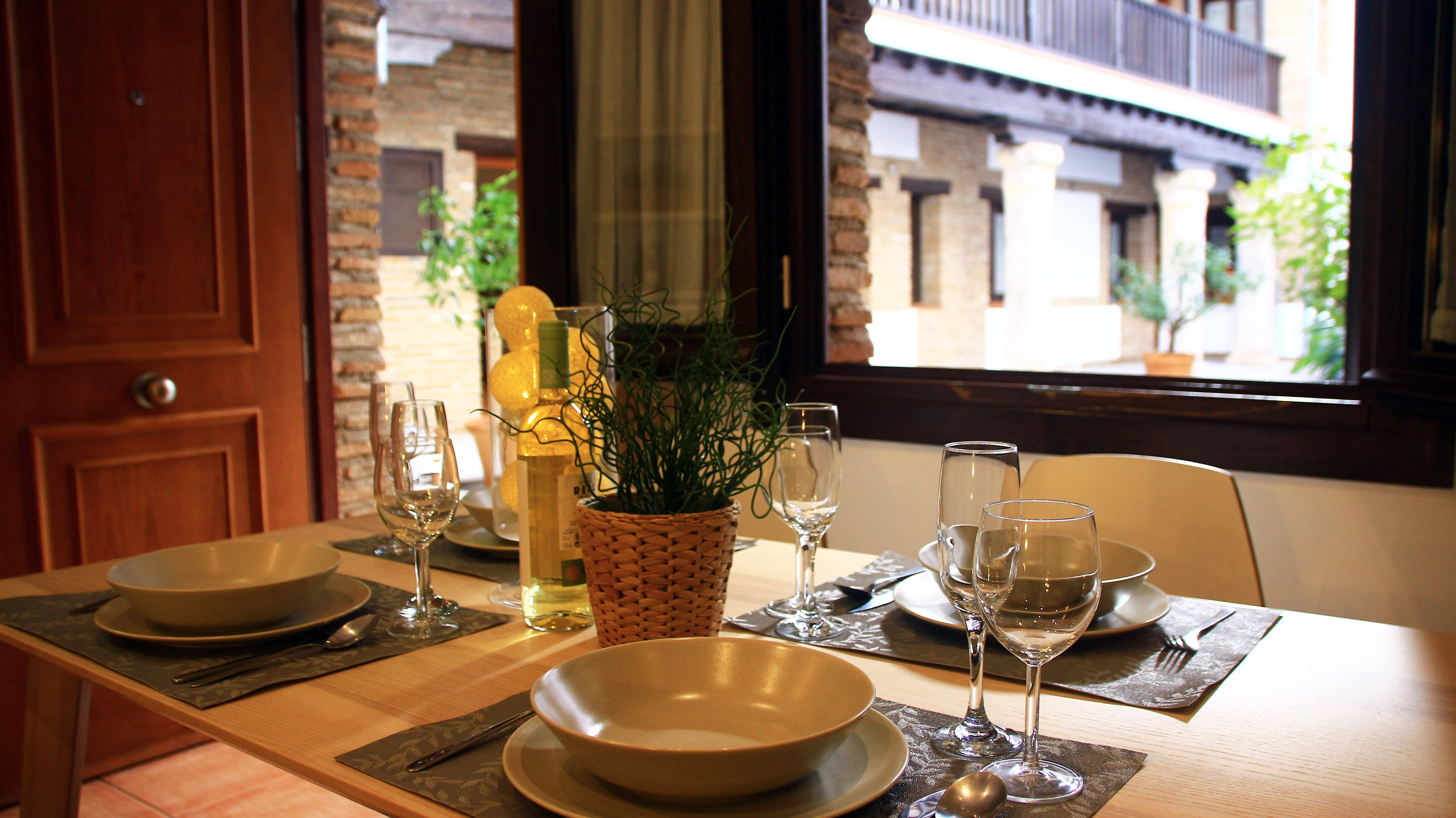 Planta Baja A — comedor con vistas al patio