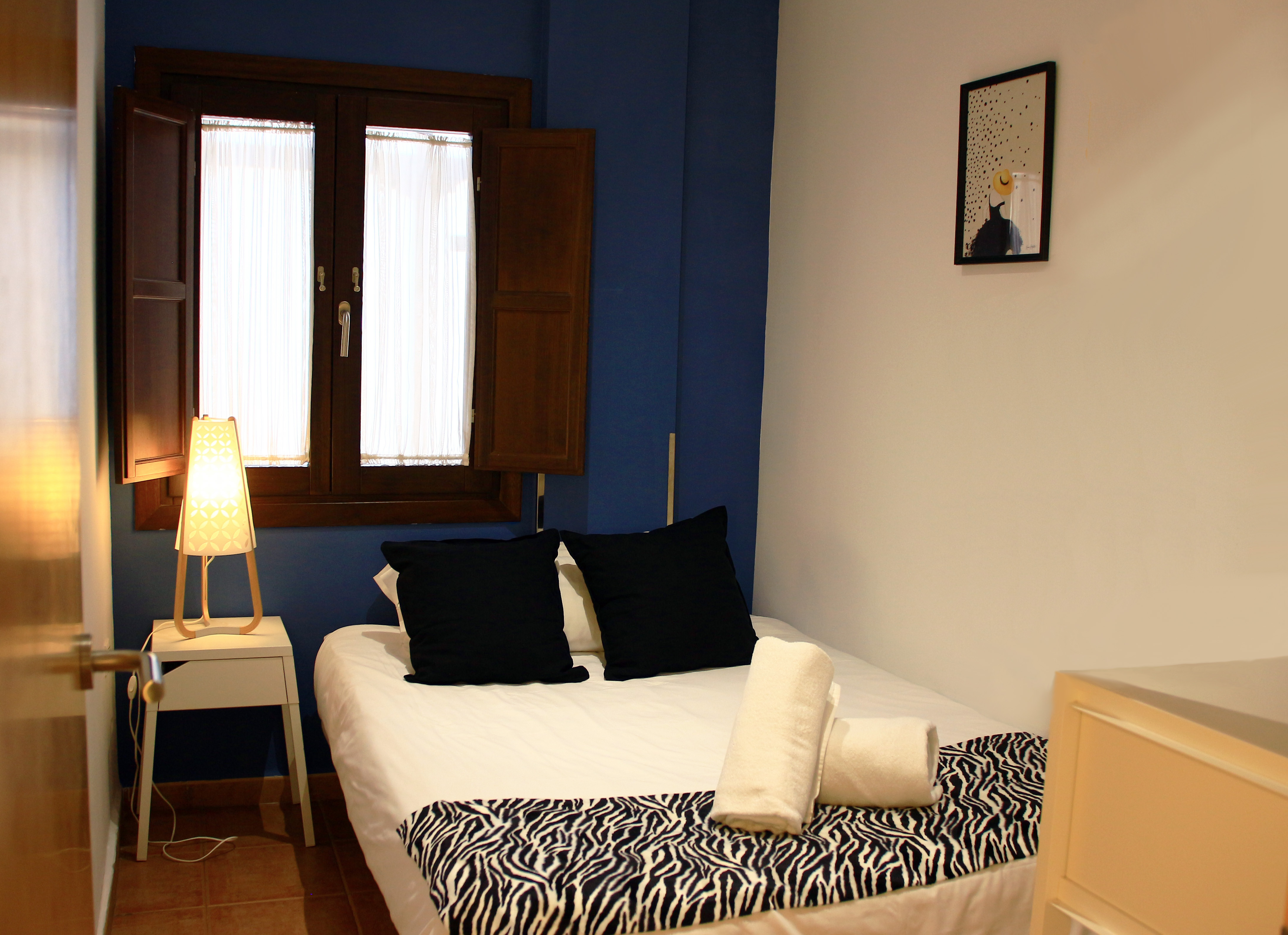 Planta Baja B — dormitorio azul