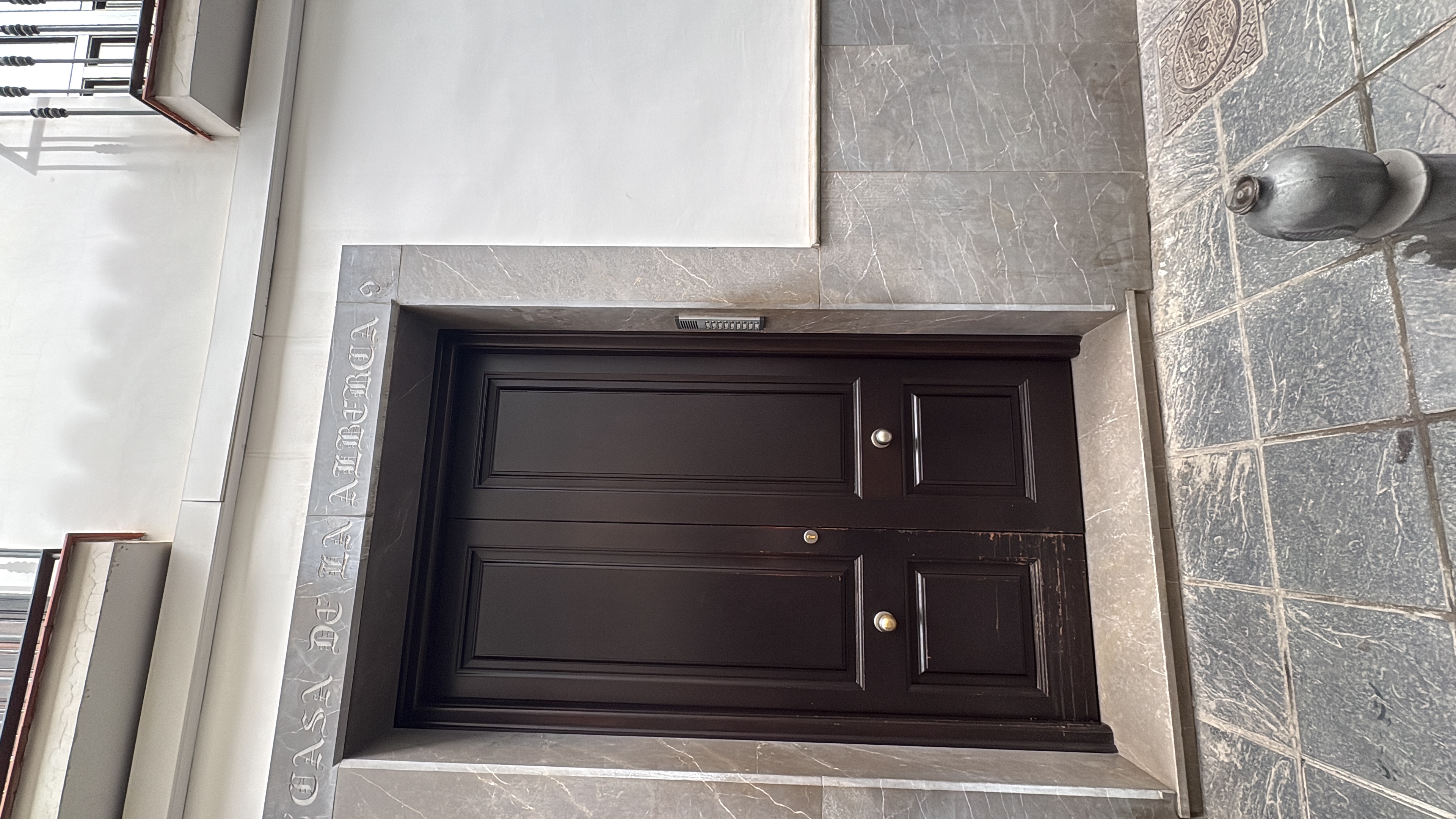 Fachada exterior — Nest Flats Alhacaba, Plaza del Realejo 6, Granada