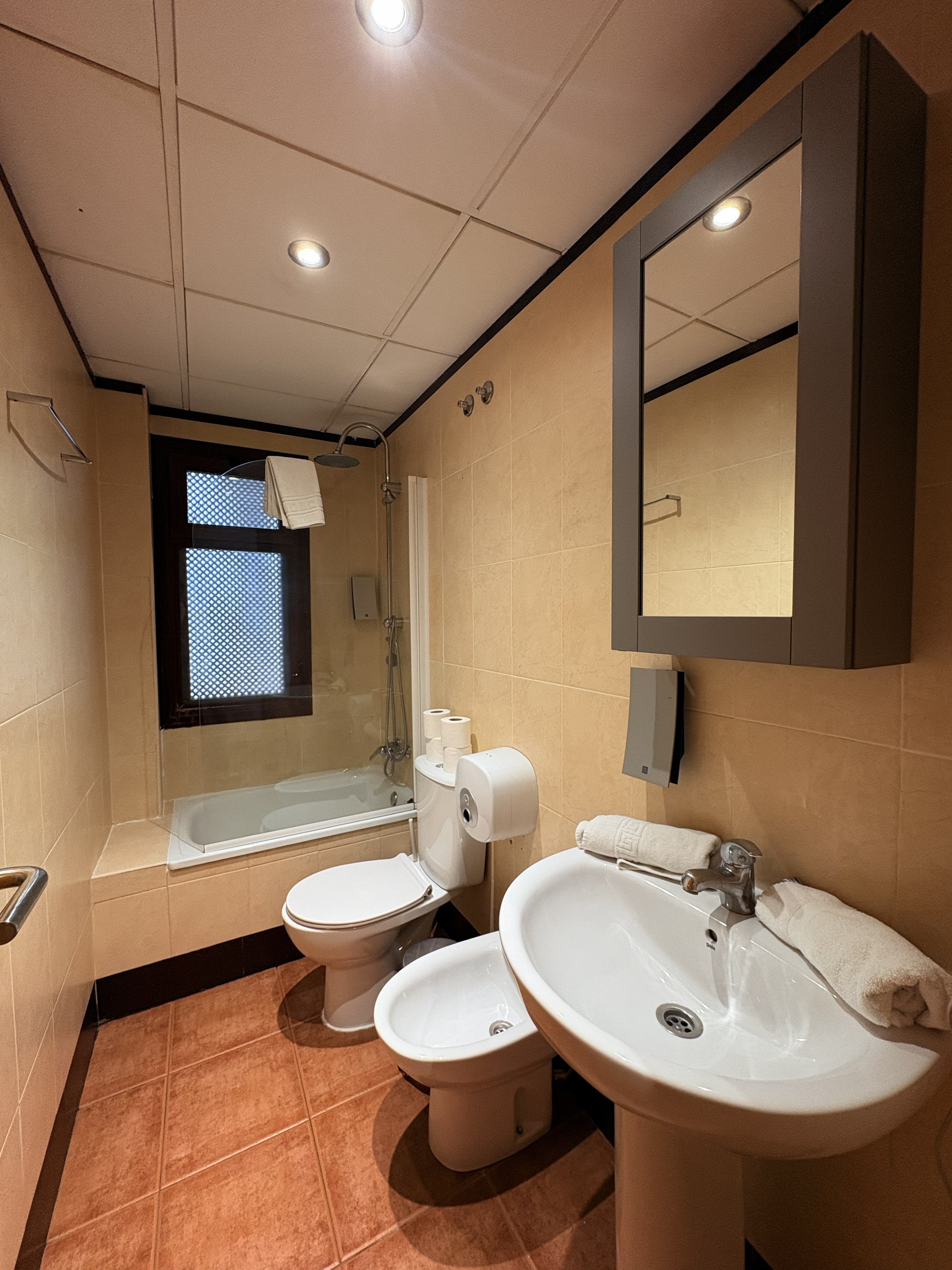 2ª planta — baño completo