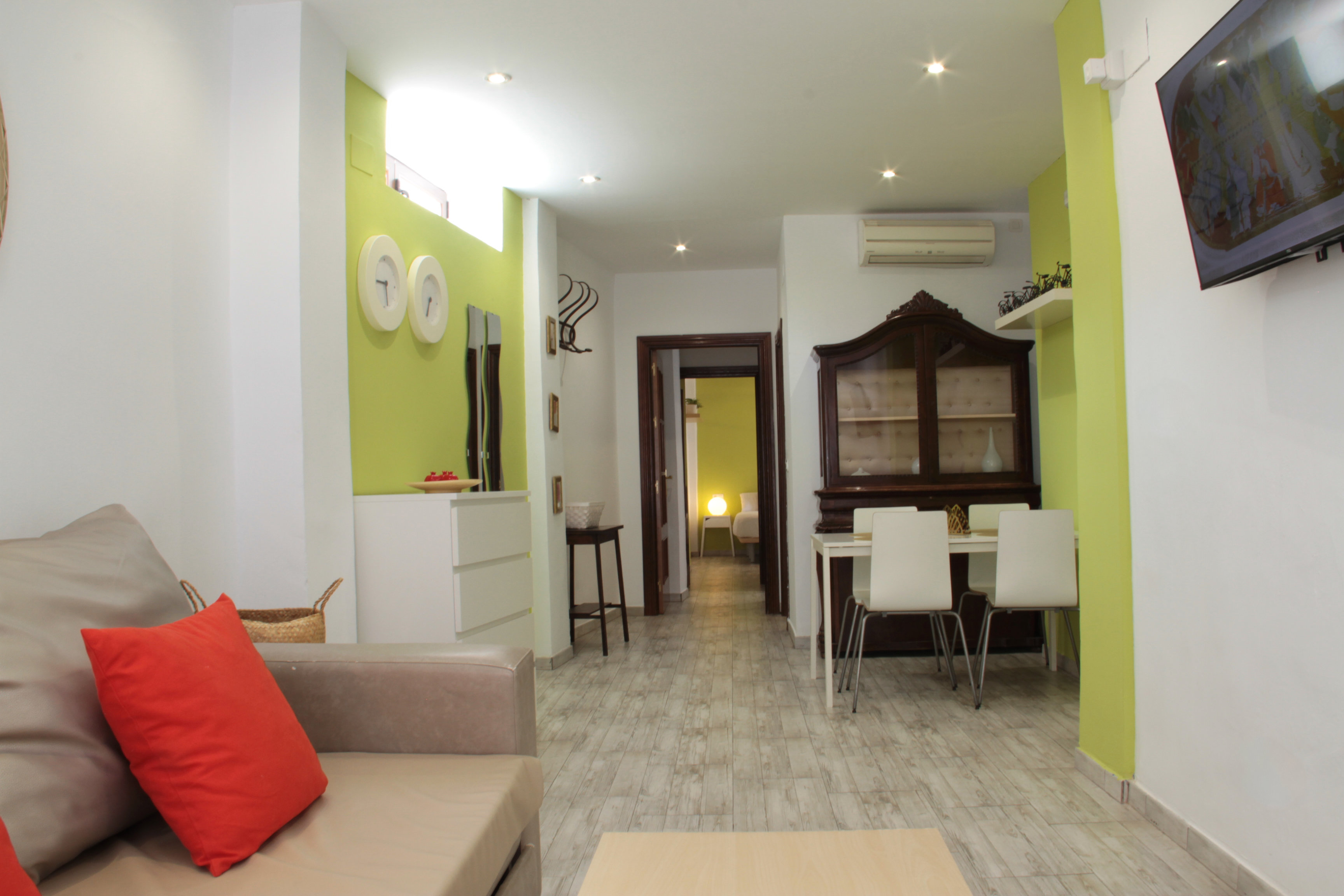 Salón del apartamento 1C del Paseo de los Tristes